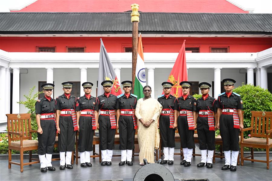 President of India reviews the passing out parade of 158th Regular Course and 141st Technical Graduate Course at the Indian Military Academy