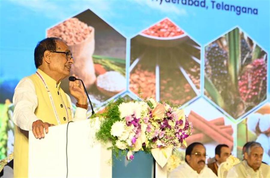Shri Shivraj Singh Chouhan Calls for Time-Bound Action on State Commitments at Southern Regional Agriculture Conference