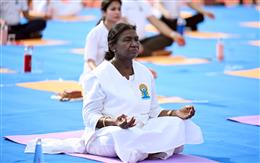 PRESIDENT OF INDIA PARTICIPATES IN A MASS YOGA DEMONSTRATION ON THE INTERNATIONAL YOGA DAY AT JABALPUR, MADHYA PRADESH