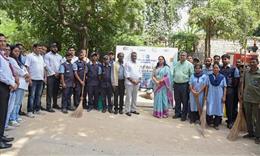 Union Minister of State Dr. L. Murugan Participates in ‘Swachhata Hi Seva’ Activities at IIMC